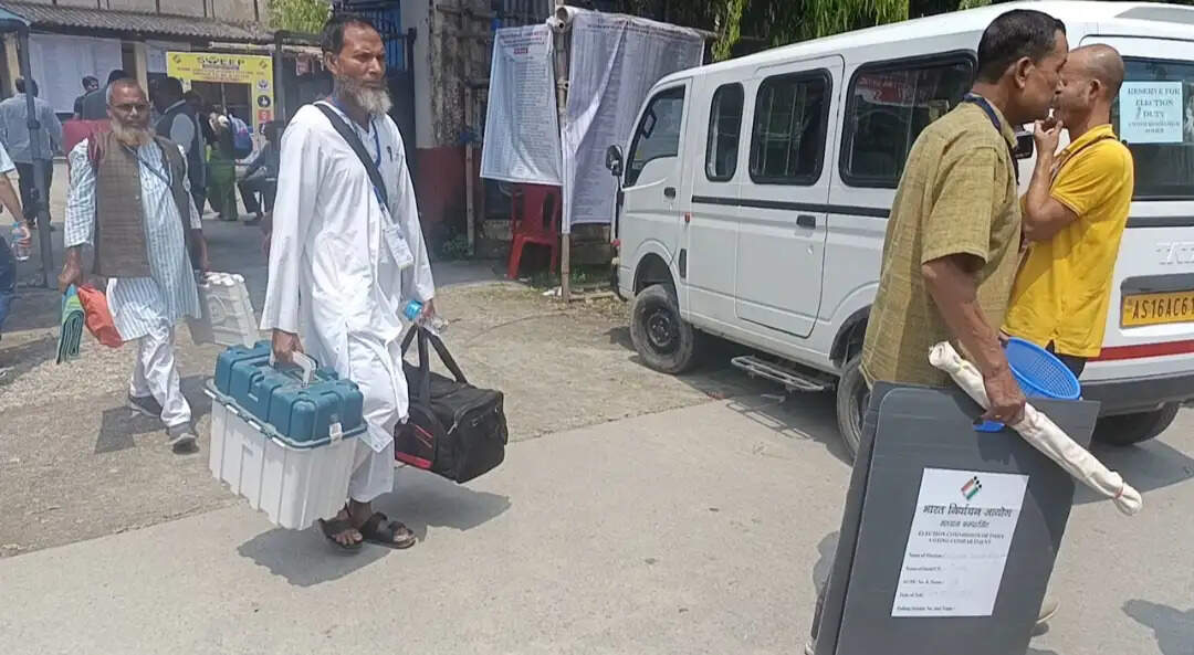 कोकराझार जिले में मतदान की तैयारियां पूरी, मतदान दल रवाना