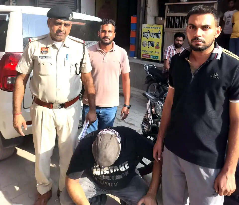 सिरसा: तीन नशा तस्कर गिरफ्तार, अफीम व प्रतिबंधित गोलियां बरामद