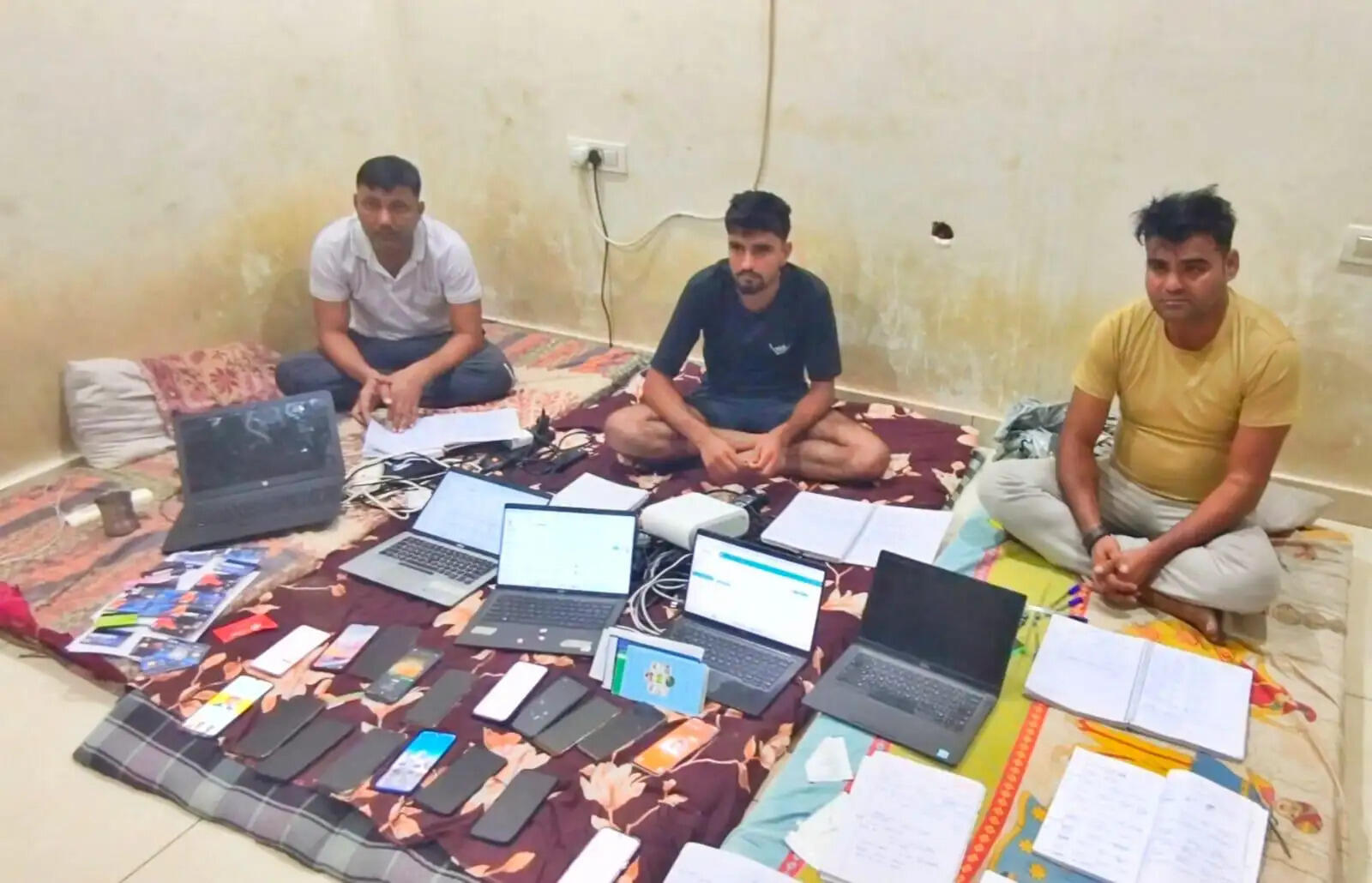 आईपीएल मैच पर ऑनलाइन सट्टा लगाते तीन आरोपी गिरफ्तार