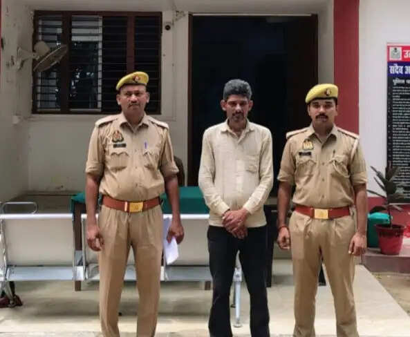 देवरिया : हत्या के प्रयास के मामले में वांछित अभियुक्त गिरफ्तार
