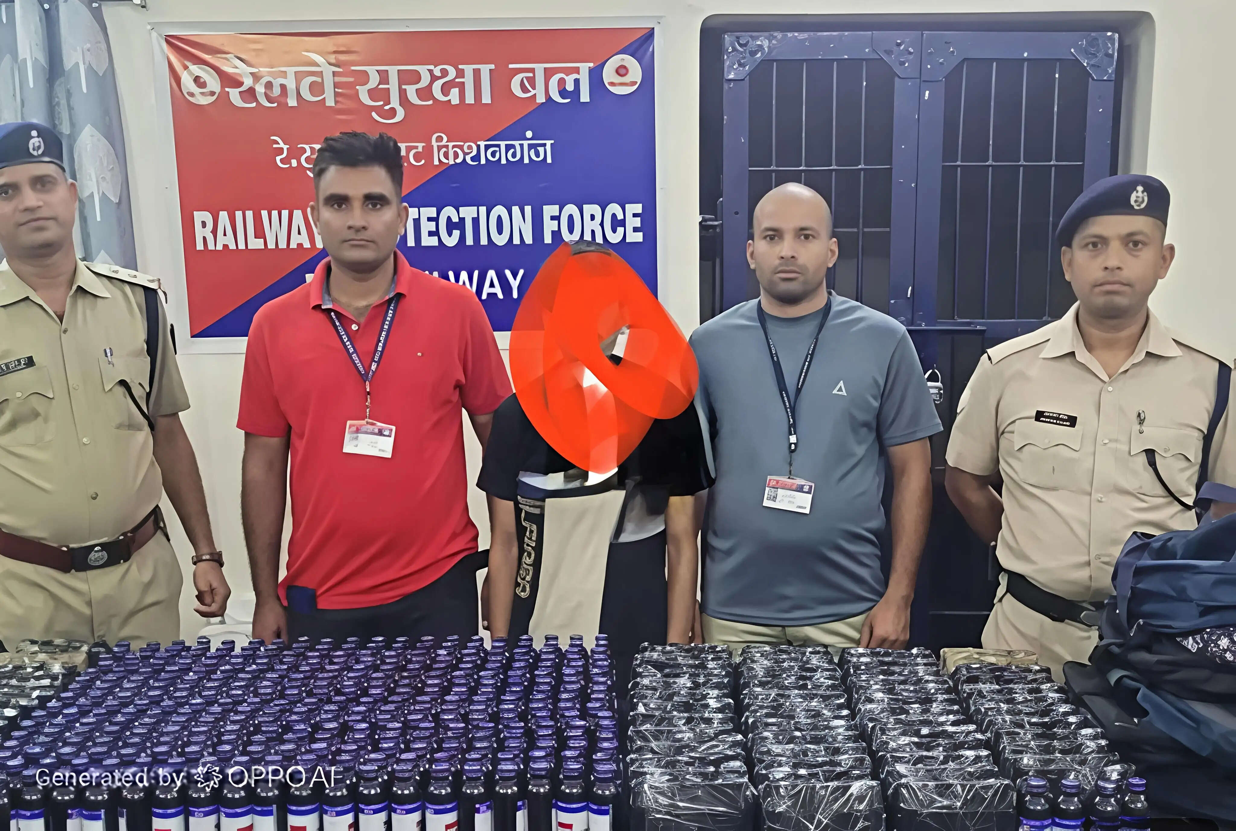 चलती ट्रेन से 652 बोतल प्रतिबंधित कफ सिरप बरामद, कोच अटेंडेंट गिरफ्तार