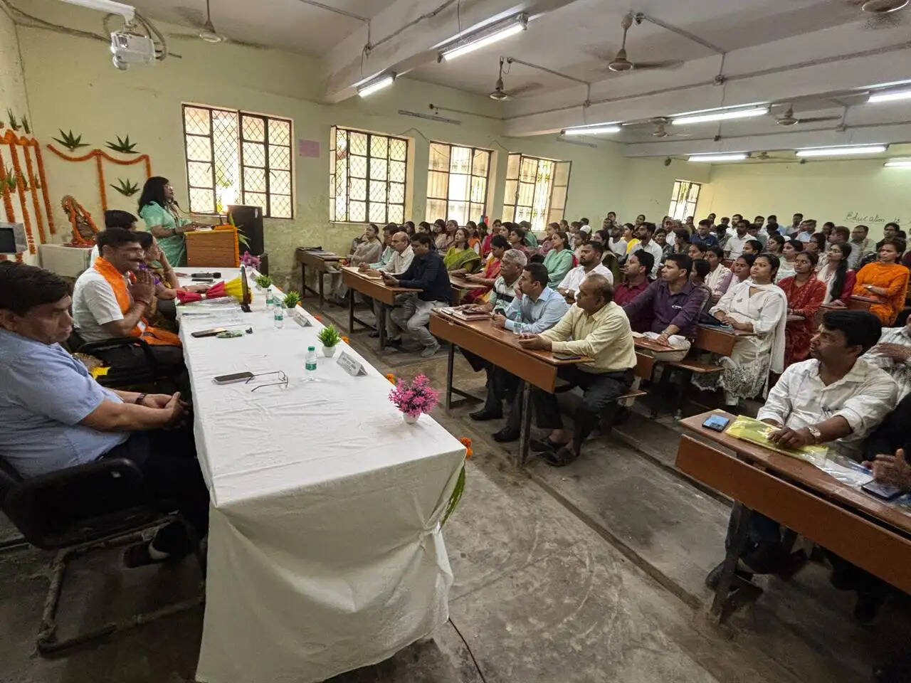 भारतीय शिक्षा को सूचना नहीं, बल्कि ज्ञान का केंद्र बनाना होगा : प्रो. राजशरण शाही
