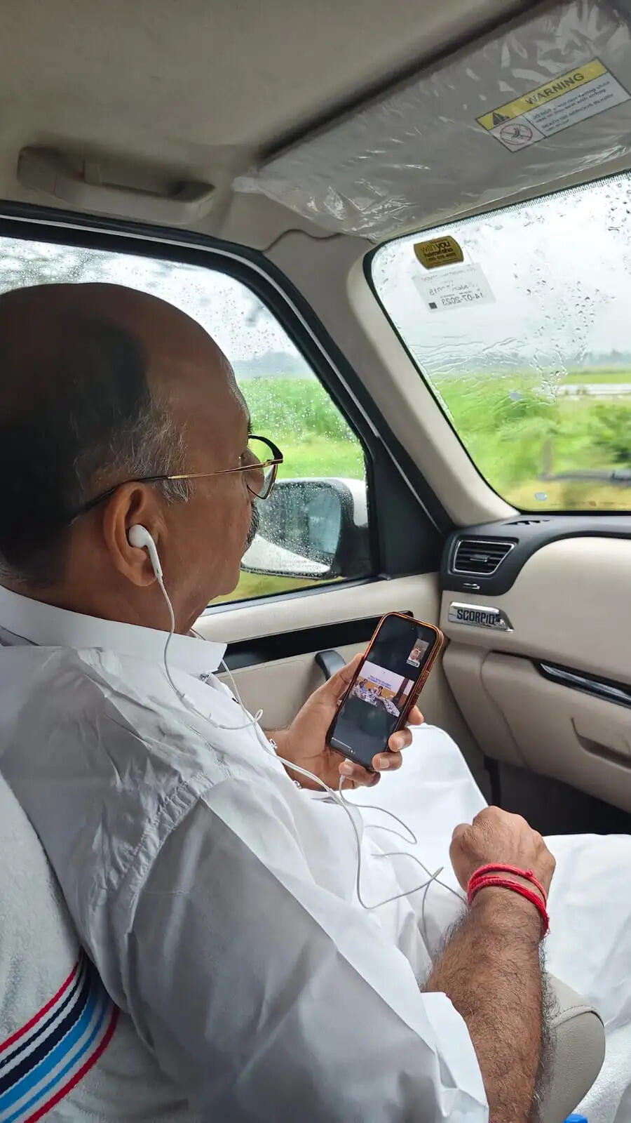 उत्तर बंगाल में भारी बारिश की आशंका, मंत्री डॉ अजय पोद्दार ने की वर्चुअल बैठक