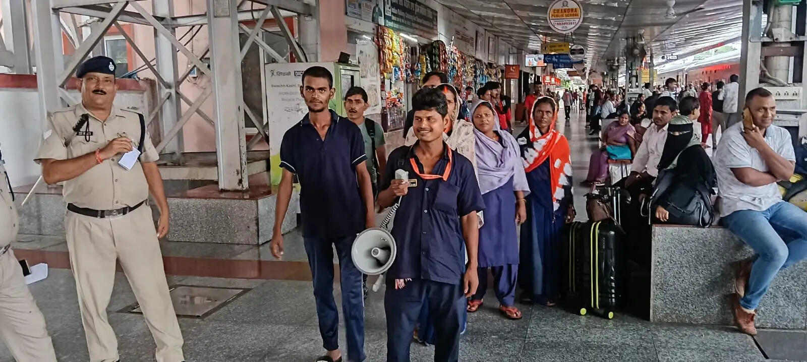 छपरा जंक्शन पर निकली स्वच्छता जागरूकता रैली