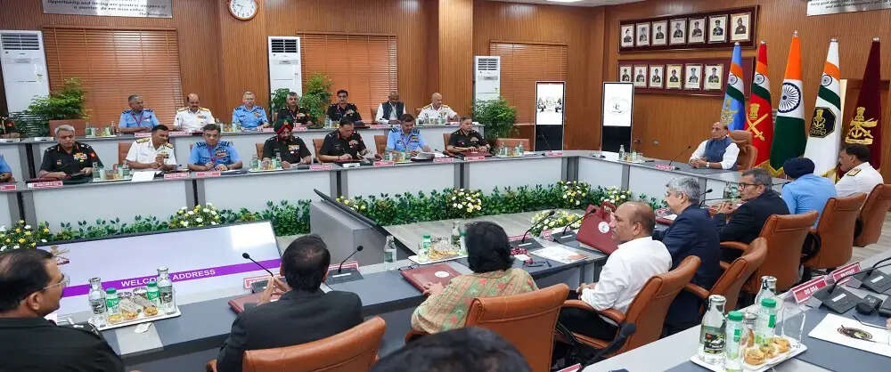 तीनों सेनाओं के कमांडरों ने जयपुर में&nbsp;साइबर और स्पेस युद्ध पर किया गहन मंथन