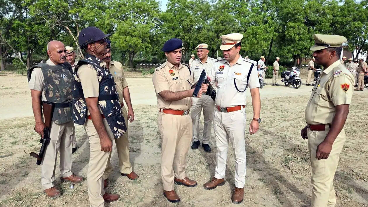 हिसार : जनता के साथ संवेदनशील व्यवहार रखें पुलिस कर्मचारी : सिद्धांत जैन