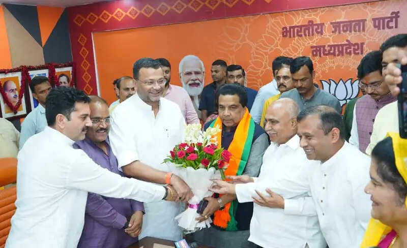 मप्रः भाजपा में शामिल हुए कांग्रेस के पूर्व प्रदेश महासचिव राकेश यादव