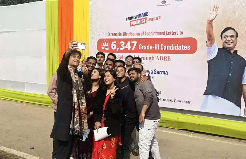 असम सरकार ने 1.5 लाख नौकरियों का आंकड़ा किया पार, सीएम ने सरुसजाई में 6 हजार नियुक्ति पत्र बांटे