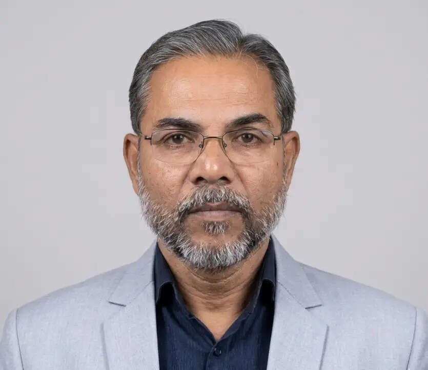 (व्यंग्य) वोटर लिस्ट में 'फर्जी भूत' ढूंढने चले थे, 'एसआईआर' मिलते ही बिफर गए!