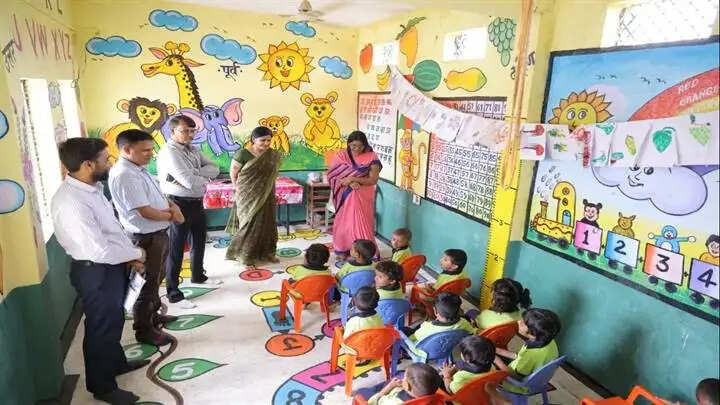 खरगोनः नीति आयोग की सीपीओ ने की भगवानपुरा एवं झिरनिया आकांक्षी विकासखंडों की प्रगति की समीक्षा