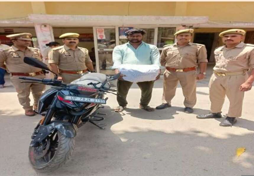 जूही पुलिस ने गांजा के साथ तस्कर को दबोचा