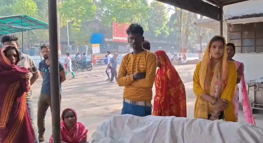 छत से गिरकर युवक की मौत