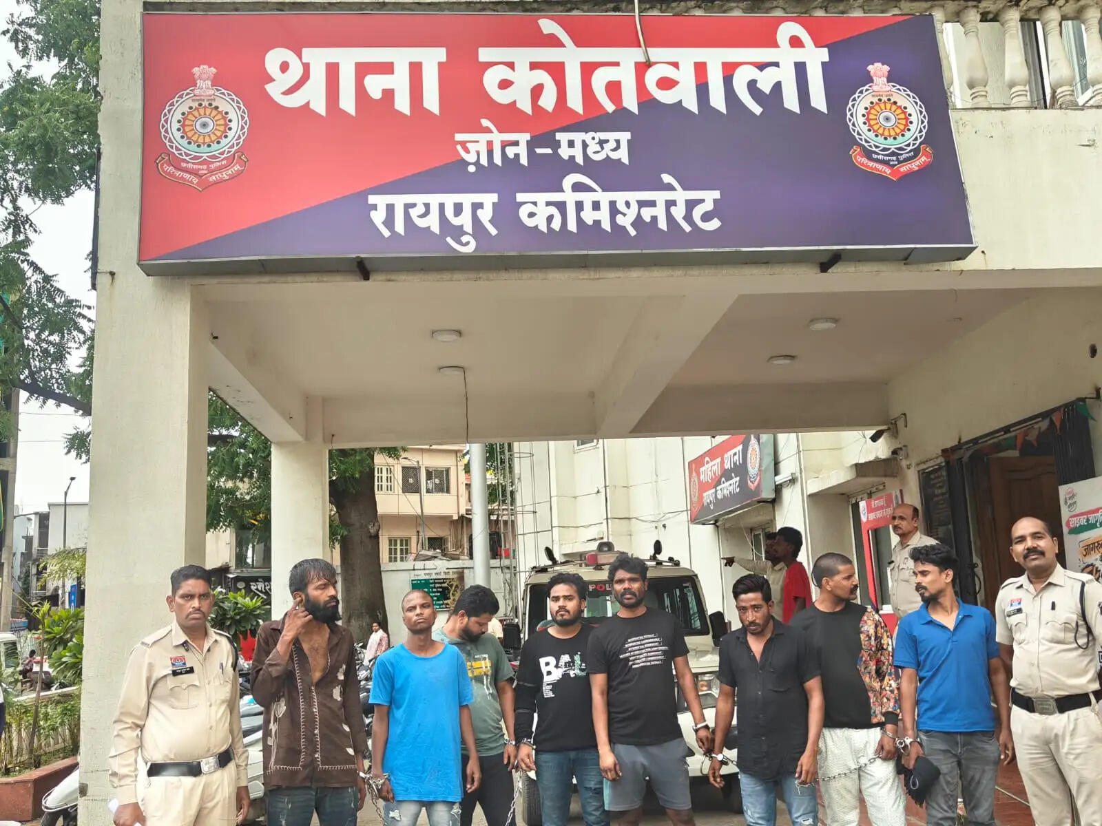 पुलिस का अपराधियों पर शिकंजा, तीन फरार आरोपित गिरफ्तार; सट्टा और अवैध गतिविधियों पर भी कार्रवाई