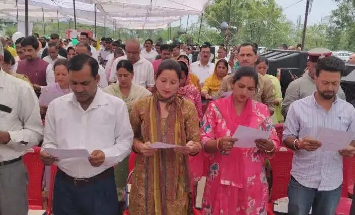 अच्छा काम करने वाले पंचायत जनप्रतिनिधियों को पुरस्कृत करेगी सरकार : यादविंद्र गोमा