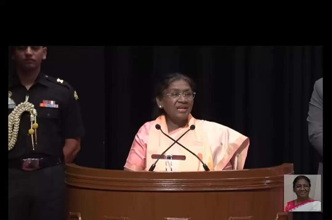 शिक्षित बेटियां आंतरिक शक्ति और प्रतिभा से भारत-माता का बढ़ाएंगी गौरव: राष्ट्रपति