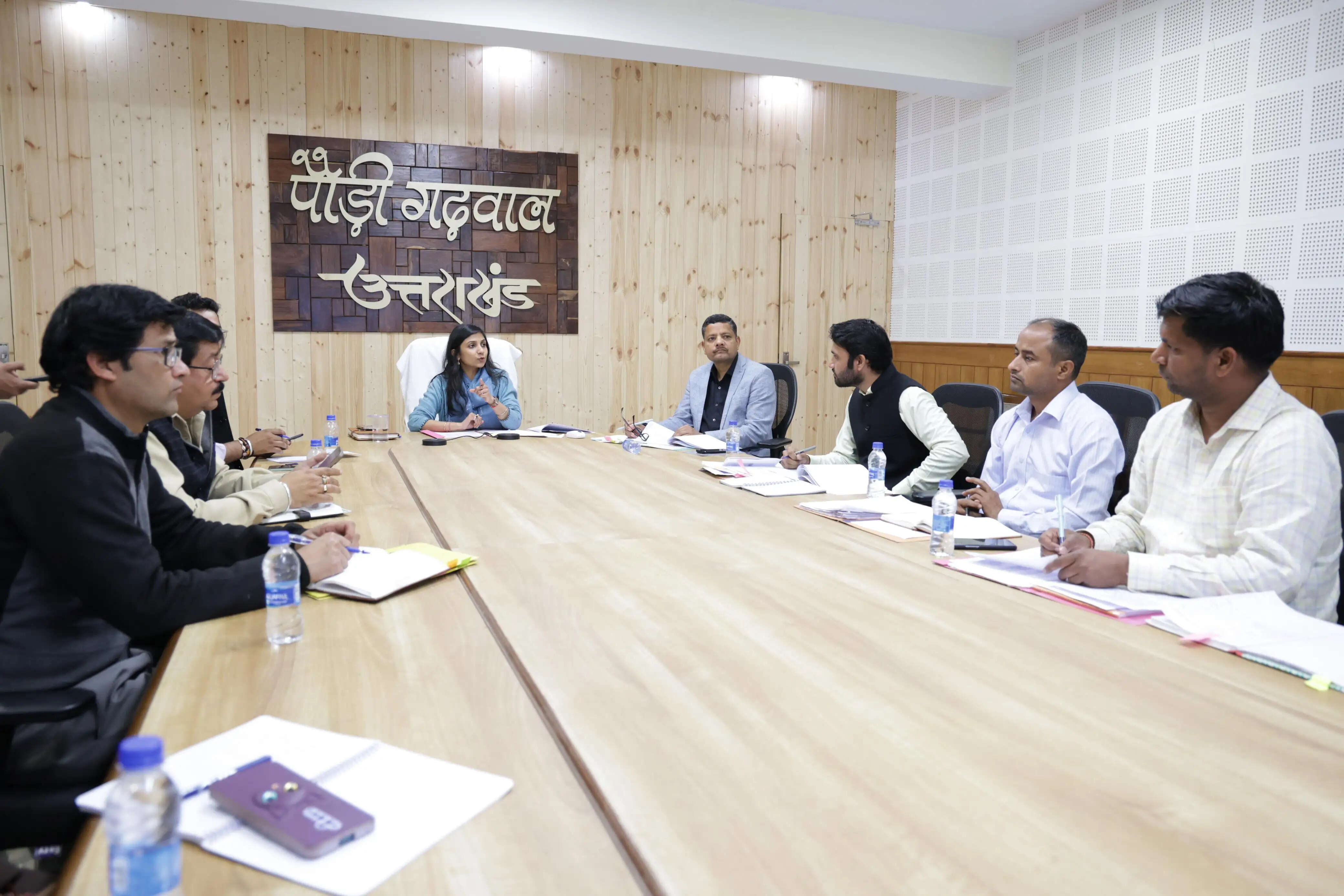 सरकारी देयों की वसूली में लापरवाही पर डीएम ने जताई नाराजगी