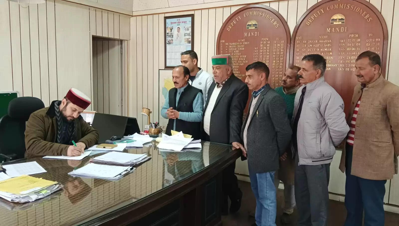 जमीन संबंधी समस्याओं के समाधान के लिए डडौर मुहाल का नया लट्ठा किया जाए तैयार