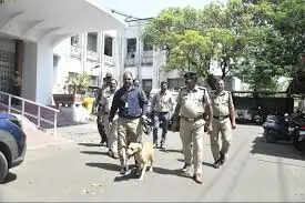 भोपाल में बम धमकी का ई-मेल फर्जी निकला, कमिश्नर कार्यालय में मचा हड़कंप, सघन तलाशी के बाद कुछ नहीं मिला