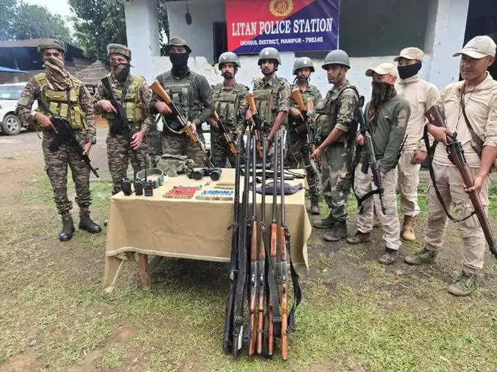 मणिपुर में सुरक्षा बलों की बड़ी सफलता, भारी मात्रा में हथियार और विस्फोटक बरामद