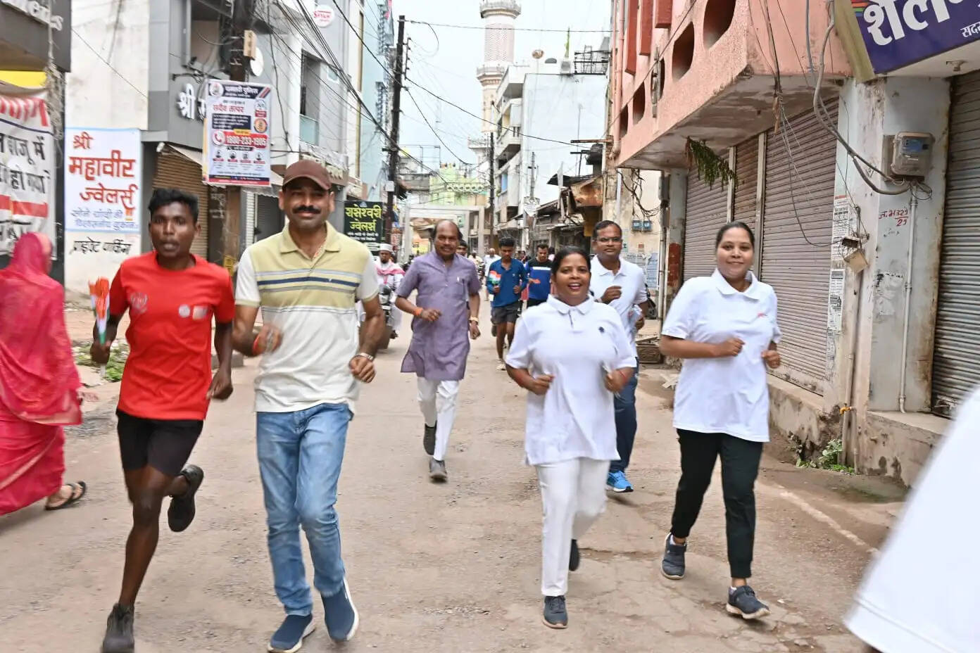 स्वतंत्रता की अलख जगाने धमतरी में दौड़े जनप्रतिनिधि, अधिकारी और युवा