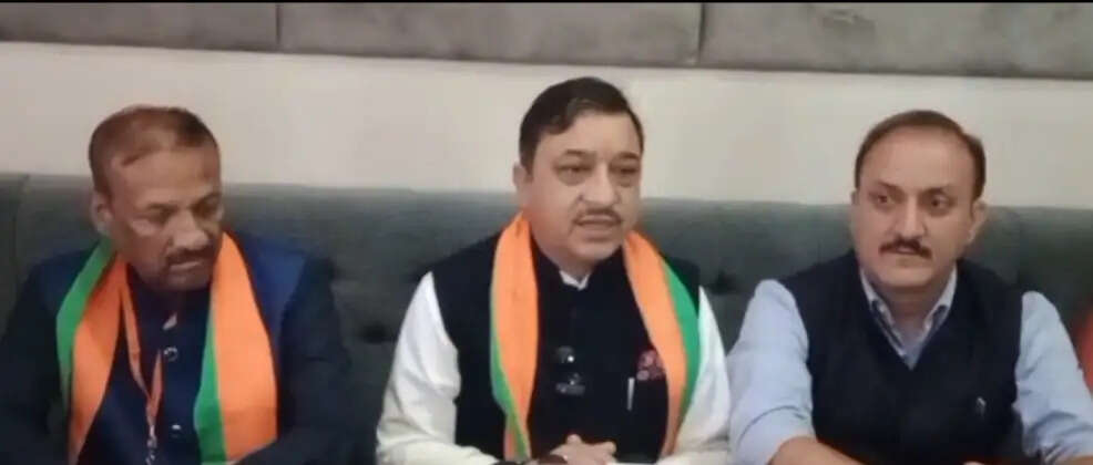 पांवटा साहिब में प्रदेश की कांग्रेस सरकार पर बरसे सांसद सुरेश कश्यप
