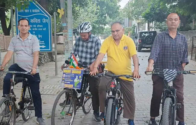सोनीपत:  कन्याकुमारी से कश्मीर साइकिल यात्रा पर निकले रोशन का स्वागत