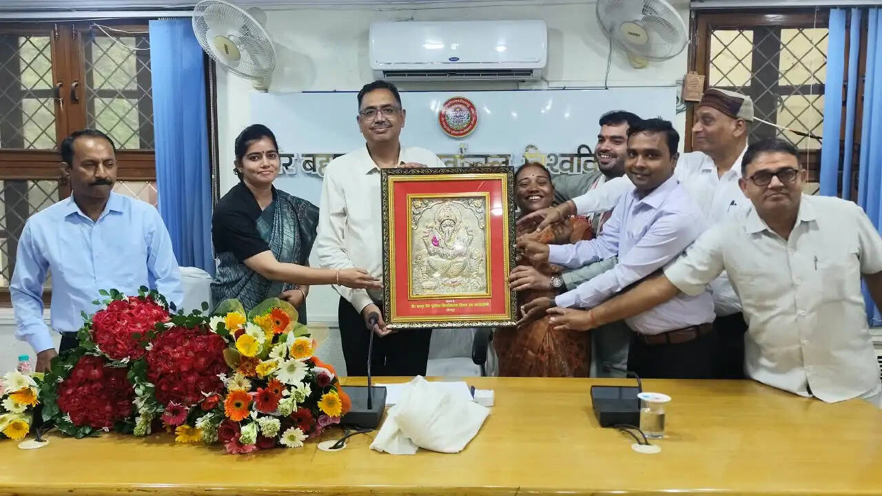 शैक्षणिक गुणवत्ता में सुधार के लिए विश्वविद्यालय प्रतिबद्ध: कुलपति