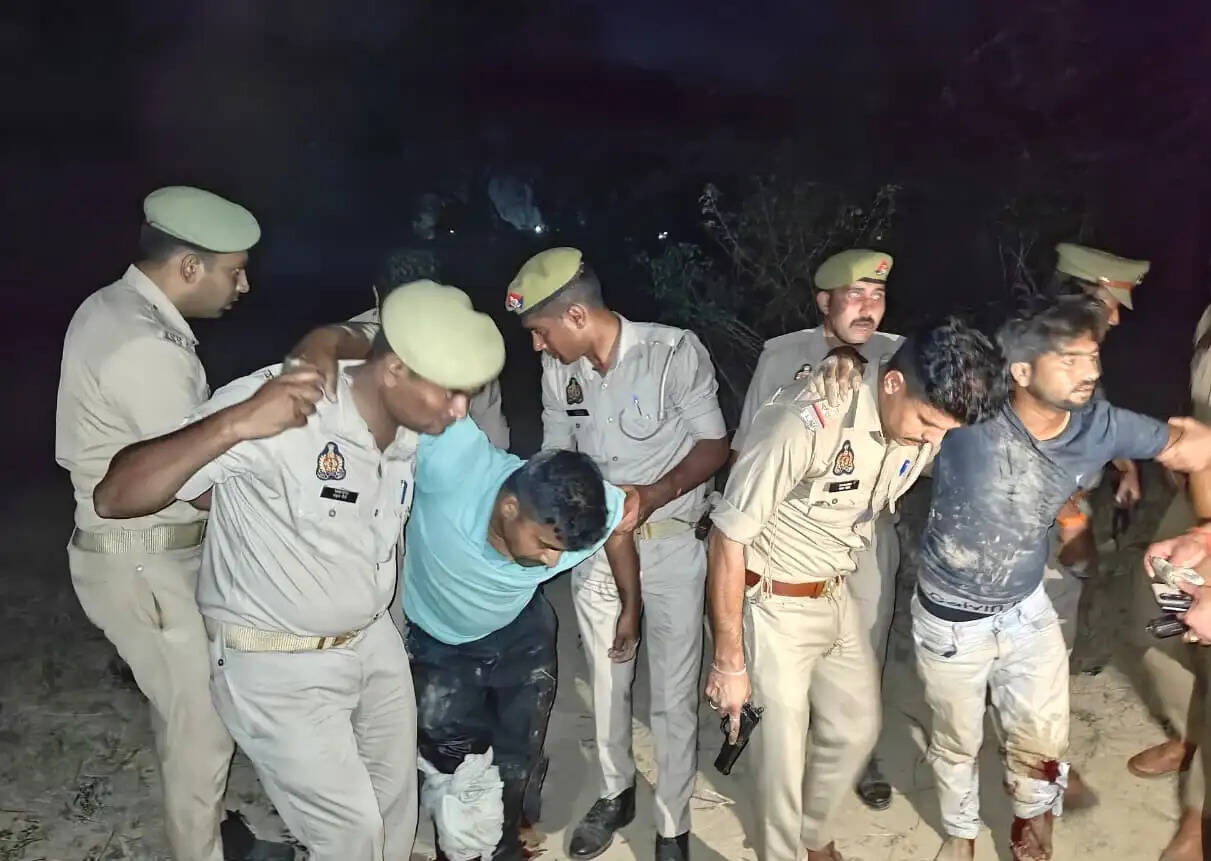 पुलिस मुठभेड़ में उत्तराखंड के दो बदमाश घायल