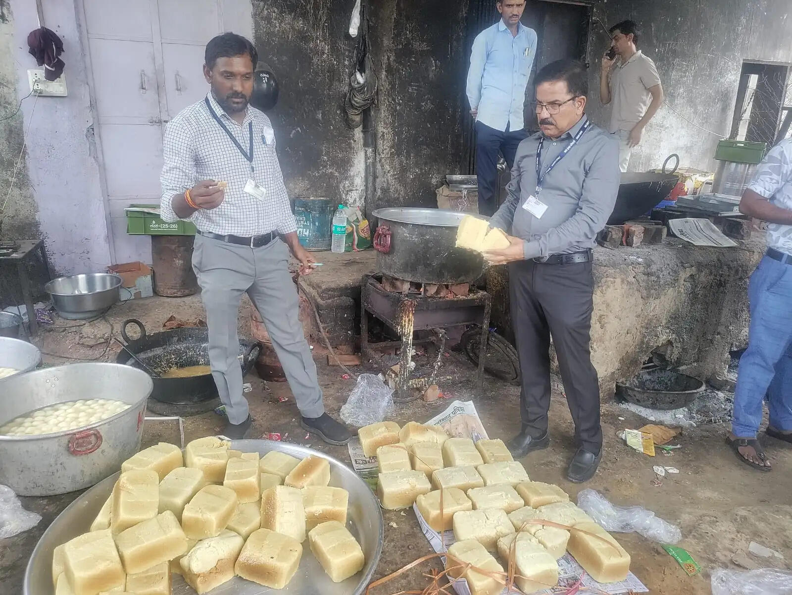 खाद्य विभाग टीम ने 125 किलो मिलावटी मिल्क केक पकड़ा
