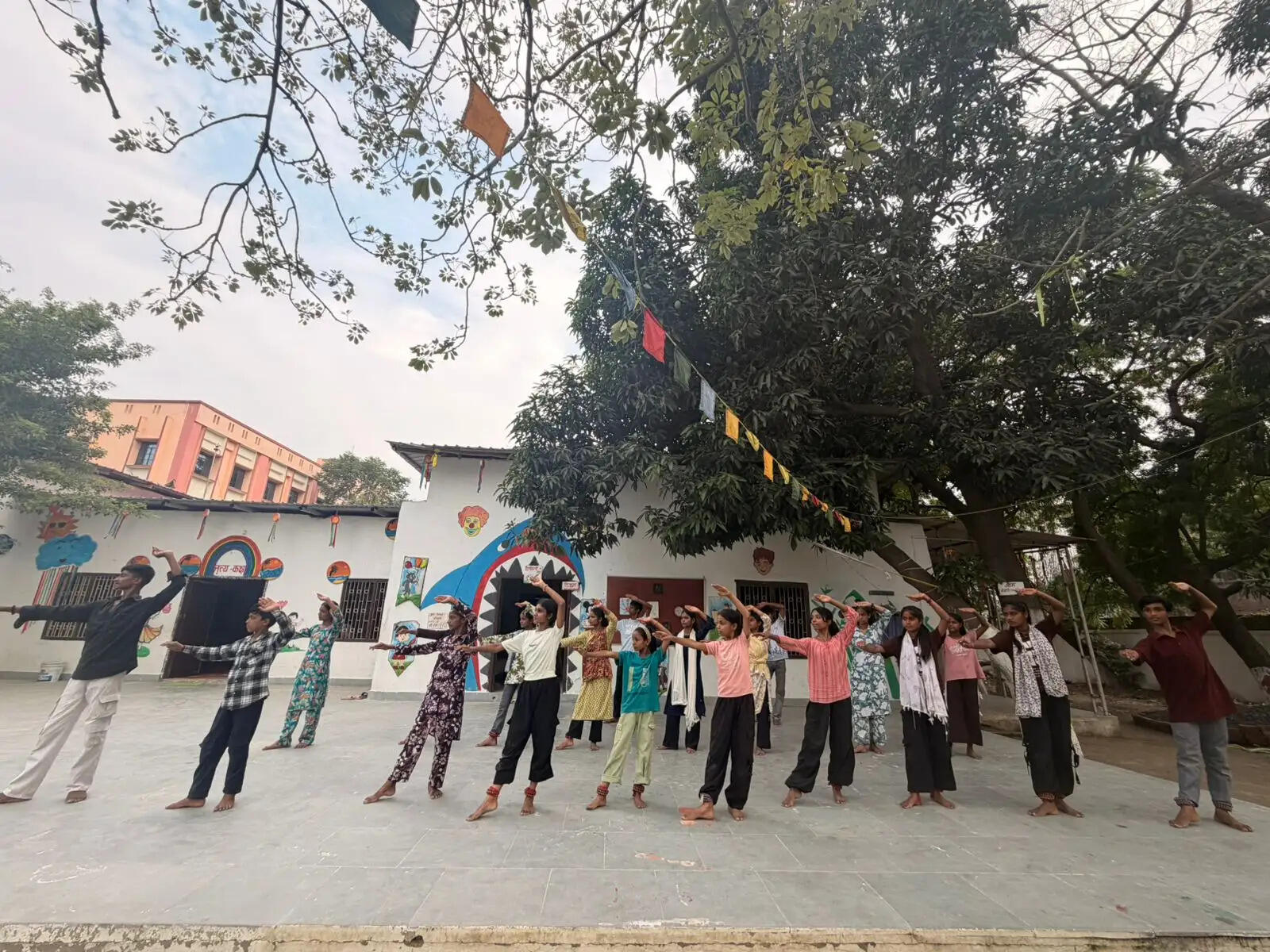 सारण के किलकारी शिविर में बच्चे सीख रहे हैं नृत्य की&nbsp;बारीकियाँ