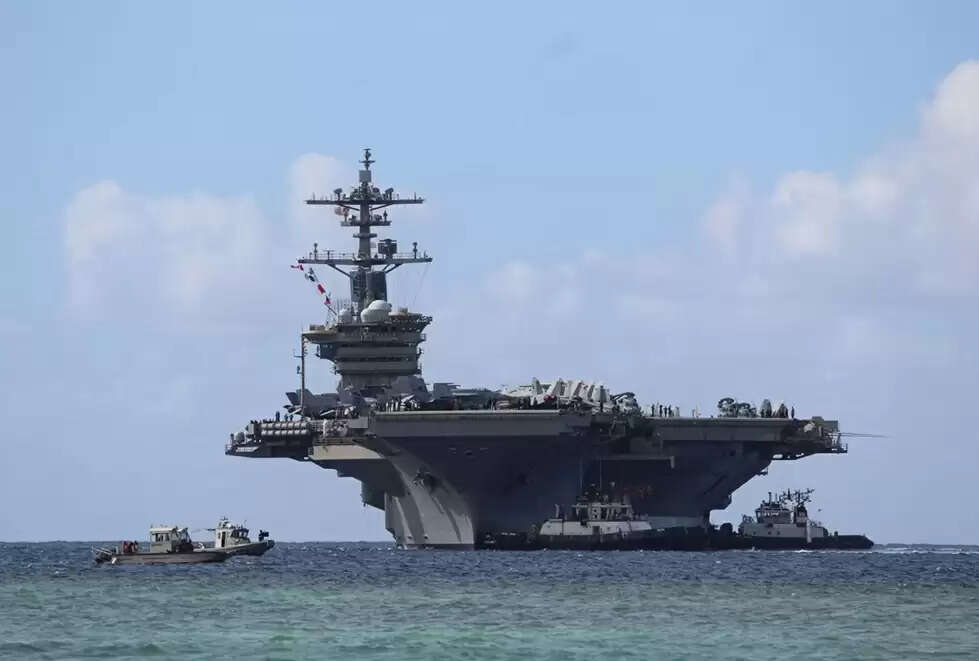 ईरान से तनाव के बीच अमेरिकी युद्धपोत यूएसएस अब्राहम लिंकन मिडिल ईस्ट रवाना