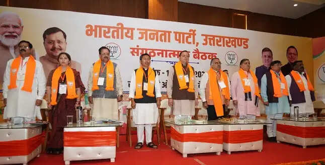 एक-एक वोट और बूथ पर फोकस कर उत्तराखंड को भाजपा का अभेद किला बनाएं : तरुण चुग