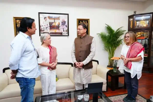 ऋषिकेश में होगी ‘द बीटल्स’ पर आधारित अंतरराष्ट्रीय फिल्म की शूटिंग, मुख्यमंत्री से मिले निर्माता
