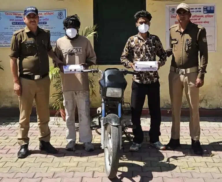 हरियाणा से चोरी बाइक के साथ दो गिरफ्तार, अवैध तमंचे व कारतूस बरामद