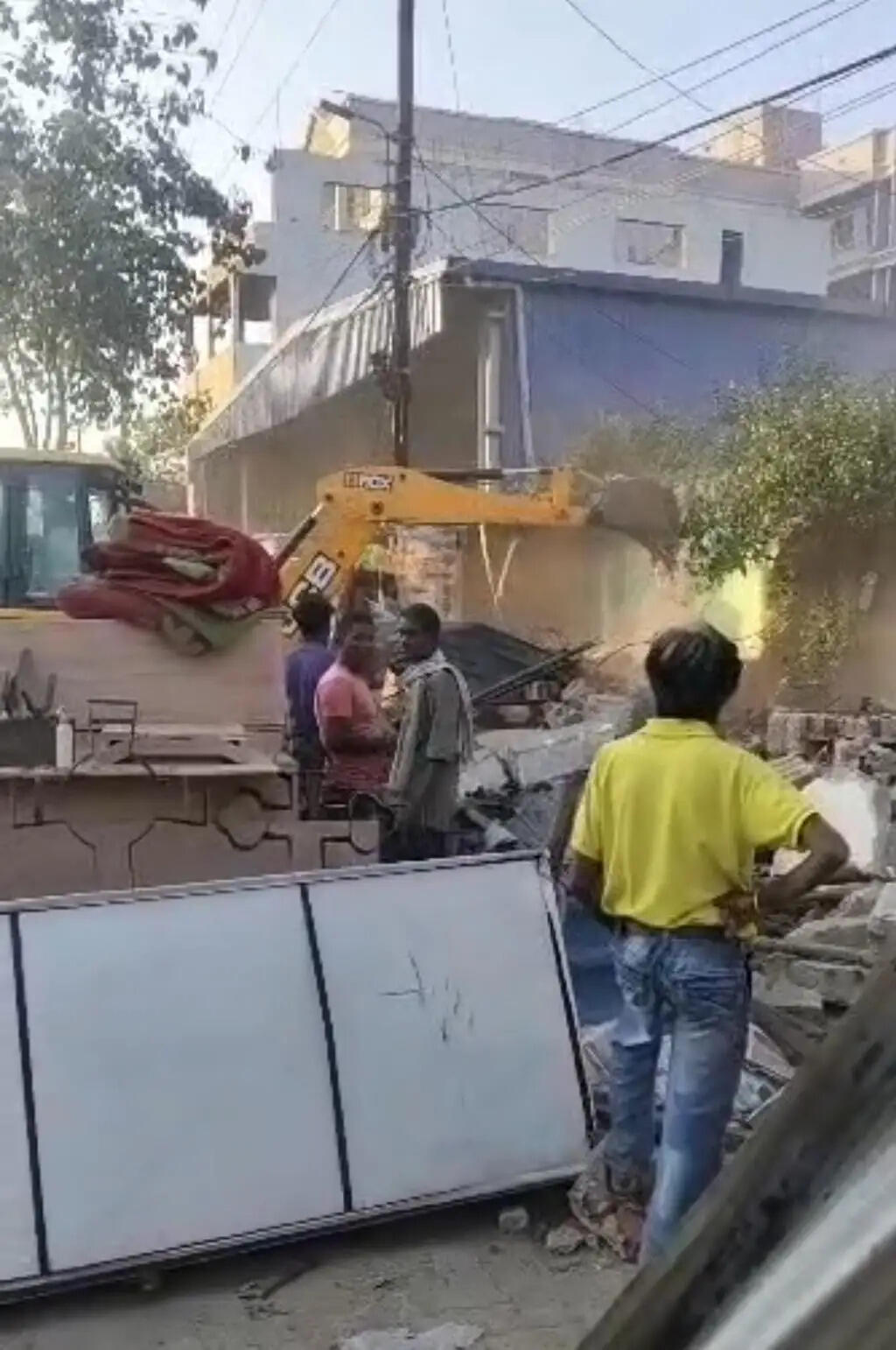 अतिक्रमण पर कार्रवाई, निगम ने अवैध कब्जे को हटाया