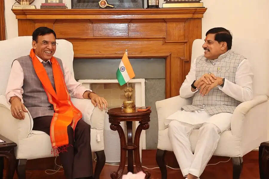मप्र के मुख्यमंत्री डॉ. यादव ने केंद्रीय मंत्री मांडविया और गिरिराज से की मुलाकात, कई अहम विषयों पर हुई चर्चा
