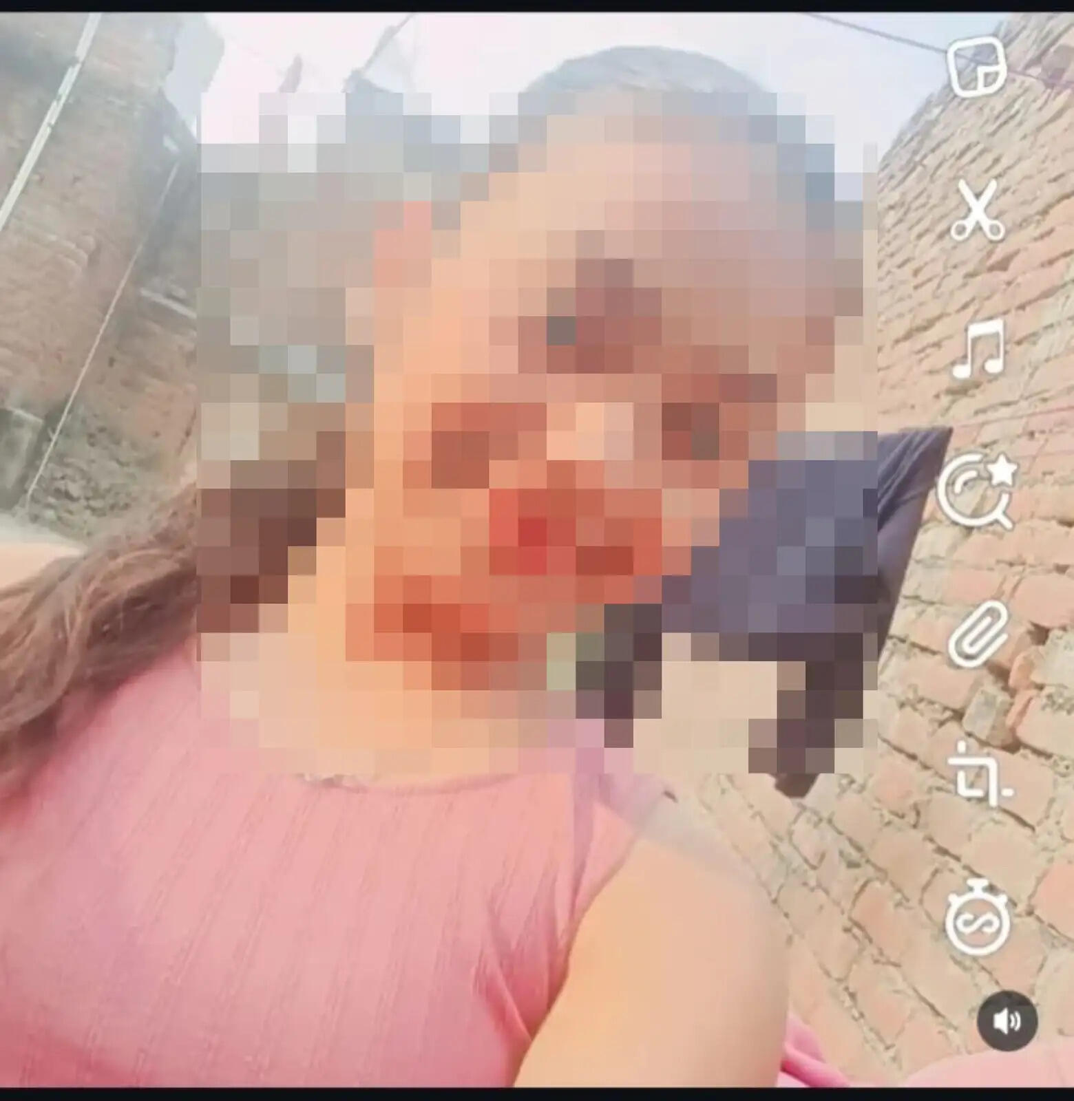 भतीजी को बदनाम करने के लिए एआई से अश्लील तस्वीरें बनाकर वायरल करने का आरोप