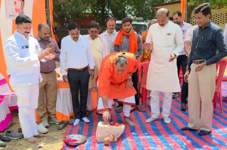 मीरजापुर में नरायनघाट पंप कैनाल पर कटाव निरोधक परियोजना का शिलान्यास