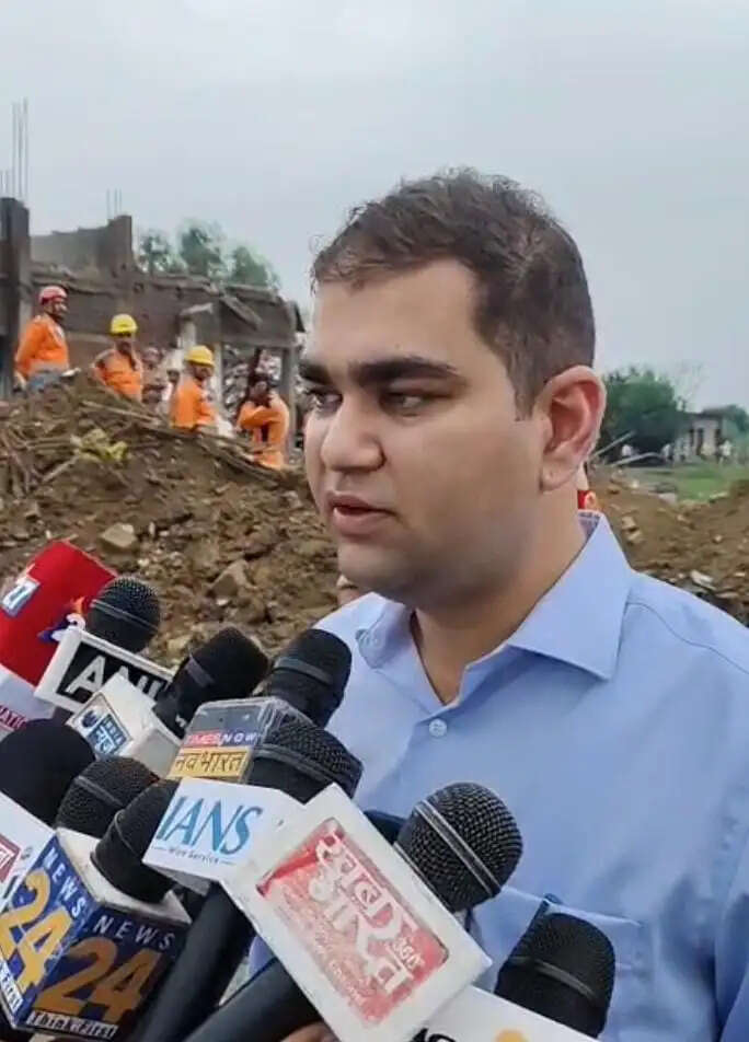 (लीड) उप्र के कौशांबी पटाखा फैक्टरी में विस्फोट से 11 लोगों की मौत
