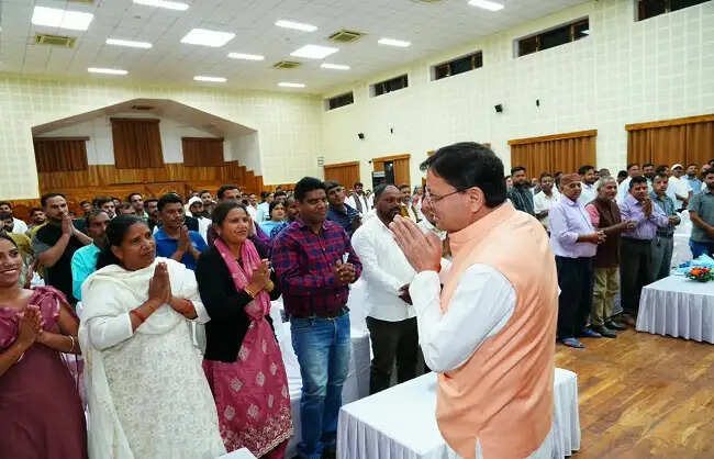 दूरस्थ एससी-एसटी समुदाय के लोगों से धामी का संवाद, बोले- हर वर्ग को विकास से जोड़ना प्राथमिकता