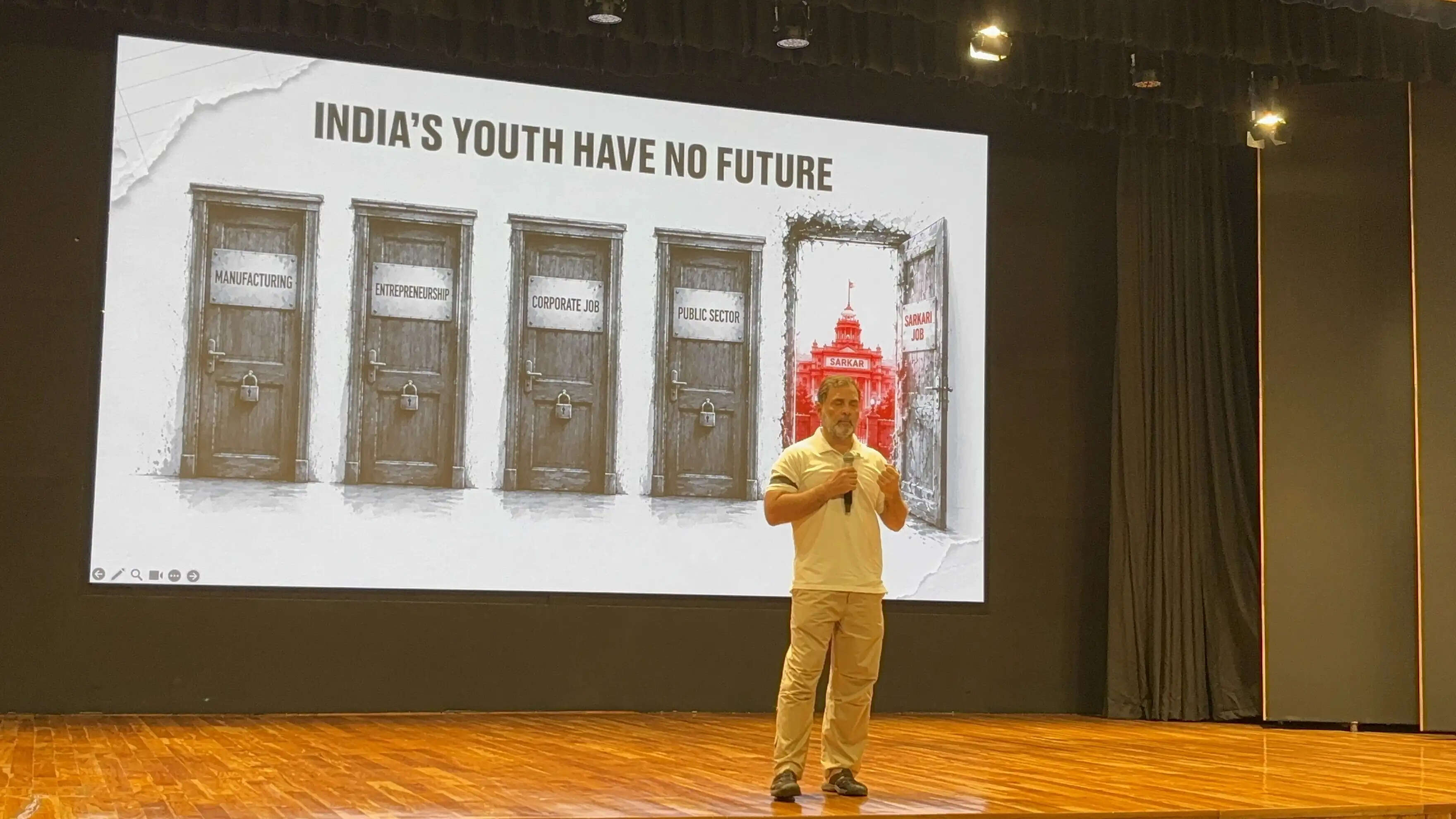 धर्मेंद्र प्रधान इस्तीफा दें, छात्रों पर कार्रवाई के लिए प्रधानमंत्री माफी मांगें : राहुल गांधी