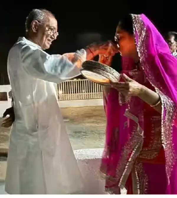 'सत्य सनातन स्वाभिमान यात्रा' के बीच दिग्विजय सिंह और अमृता राय ने मनाया करवा चौथ