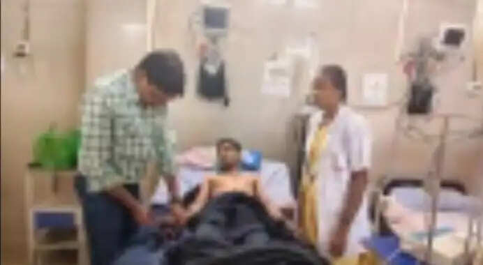 फसल खराब होने से आहत किसान ने खाद-बीज दुकान पर पी कीटनाशक, अस्पताल में भर्ती