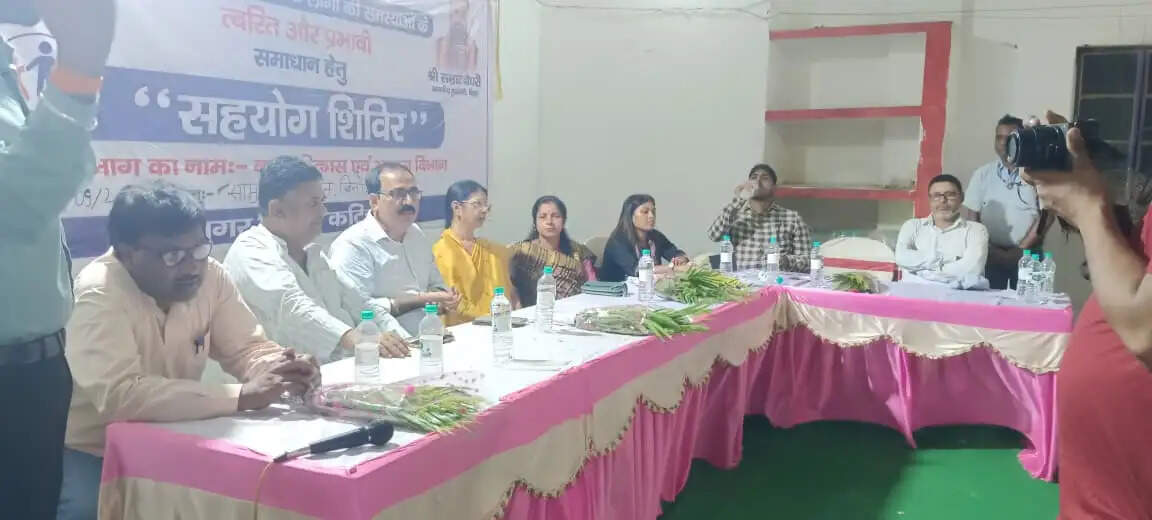 जनता के द्वार पहुंची नगर सरकार: कटिहार के 4 वार्डों में लगे 'सहयोग शिविर', मौके पर हुआ समस्याओं का निपटारा