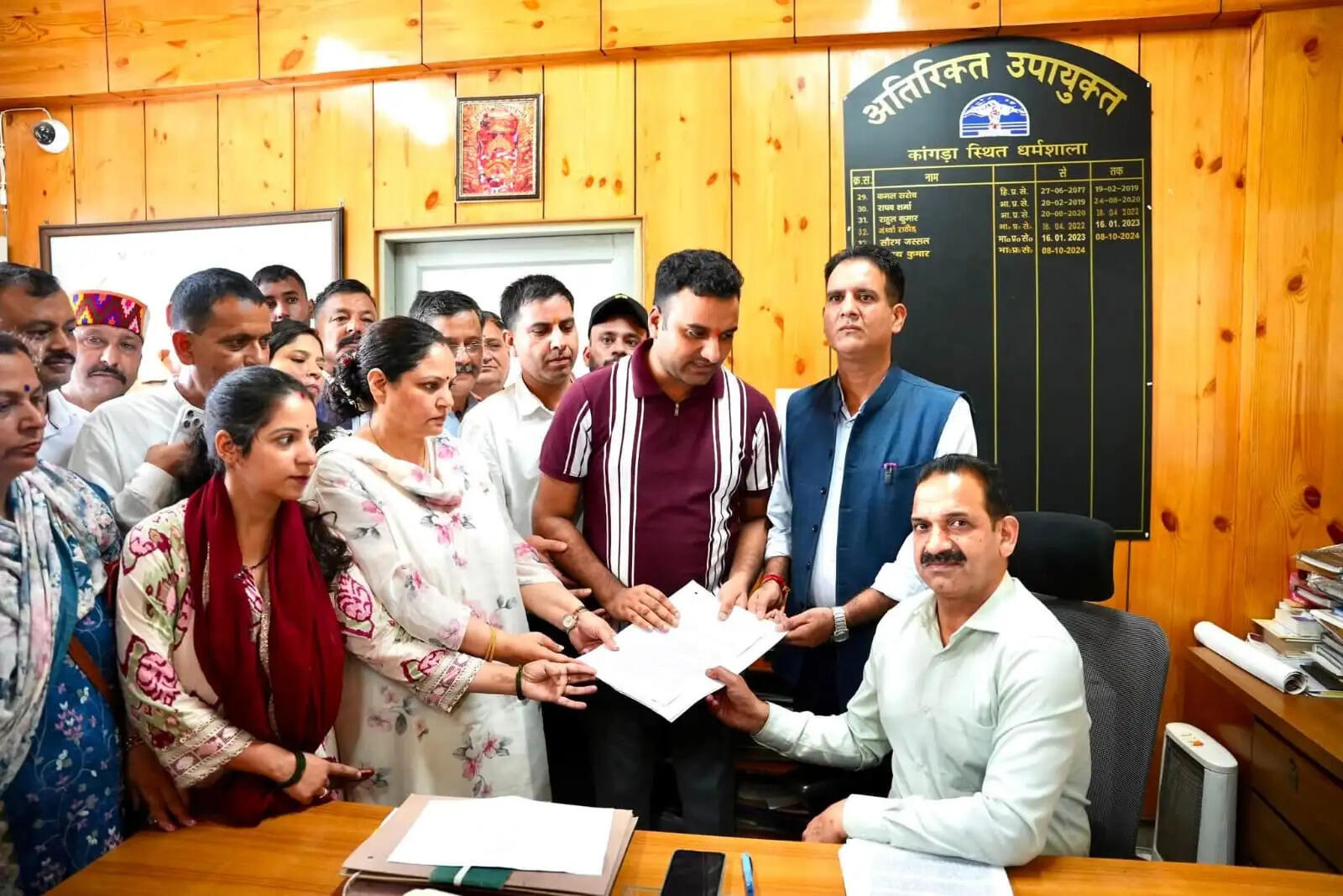 सुधीर शर्मा के समर्थन में सड़कों पर उतरी भाजपा, राज्यपाल और मुख्य सचिव को भेजे ज्ञापन