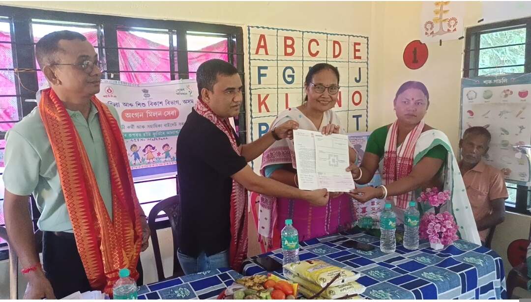 शक्तिआश्रम के माठपारा आदर्श आंगनबाड़ी केंद्र में भी आयोजित आंगन मिलन मेला