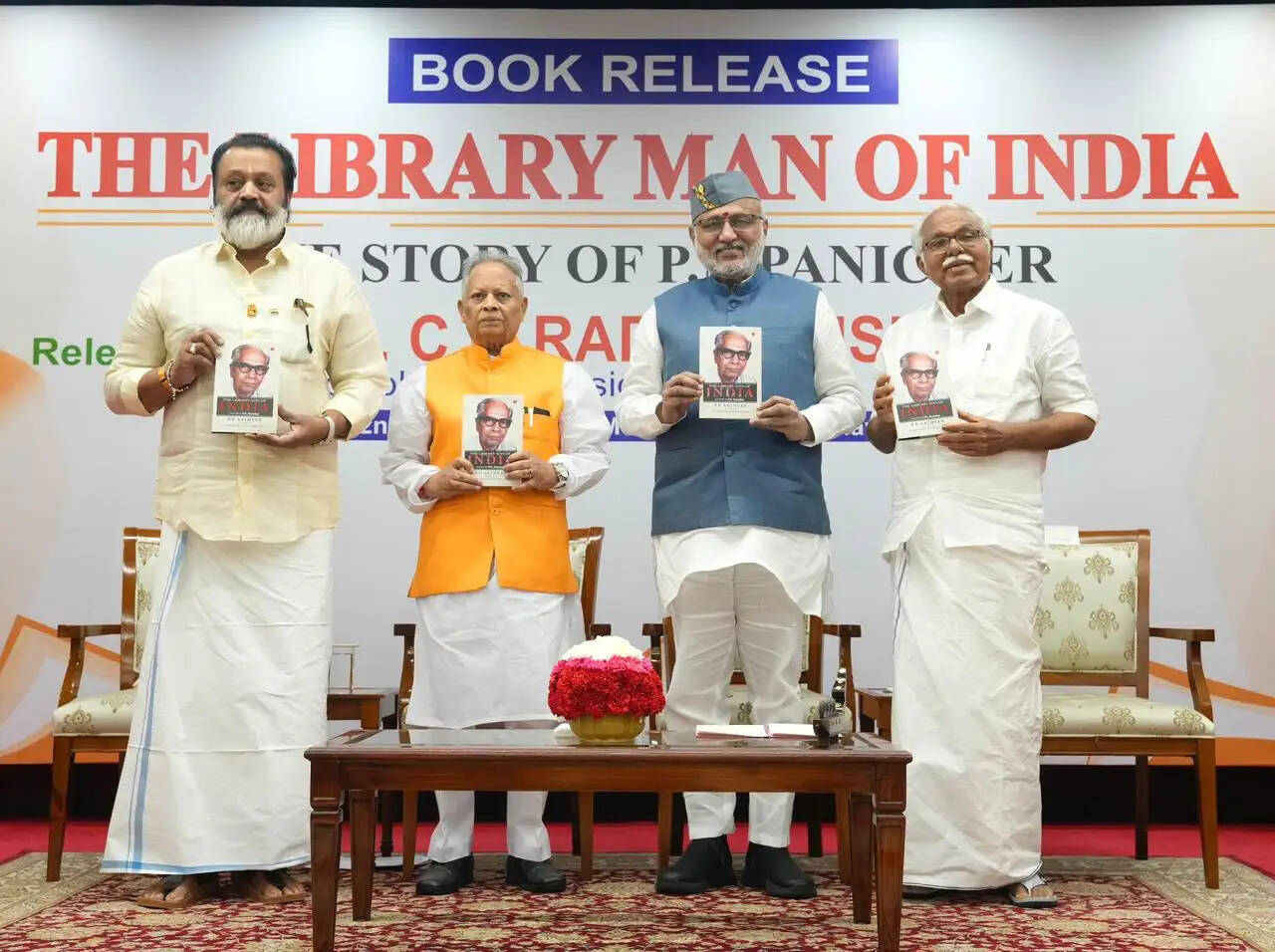 पढ़ने की आदत खत्म होने पर समाज गहराई से समझने की क्षमता खो देता है : उपराष्ट्रपति