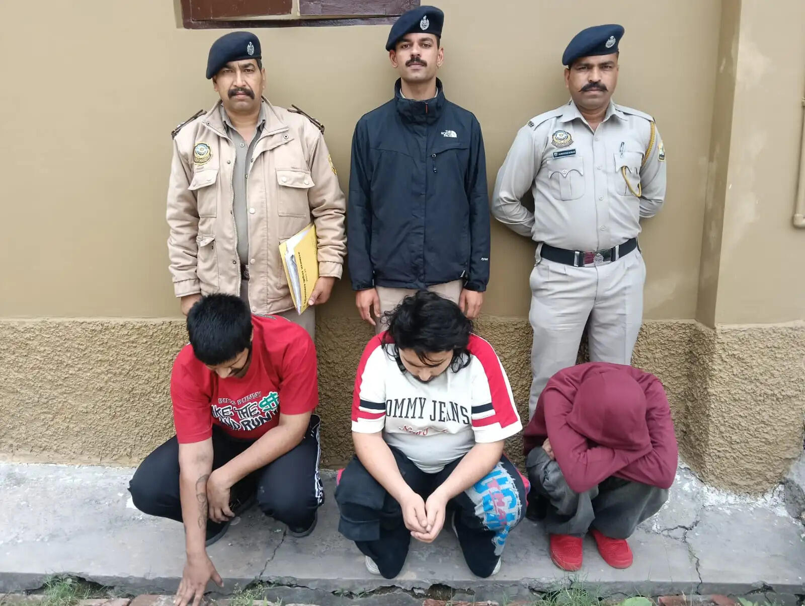 शिमला में ड्रग्स के साथ चंडीगढ़ के तीन युवक गिरफ्तार, चिट्टा और क्रिस्टल मेथ बरामद