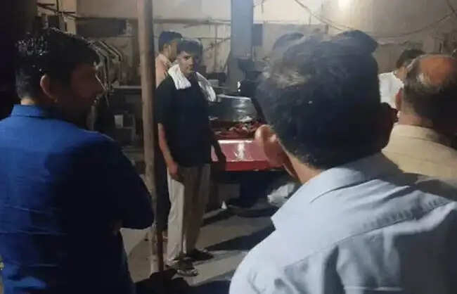 रेवाड़ी में दो फैक्ट्रियों पर सीएम फ्लाइंग का छापा