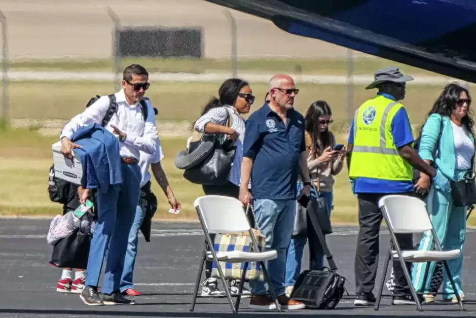 टेक्सास के 50 से ज्यादा डेमोक्रेट्स के खिलाफ गिरफ्तारी वारंट जारी